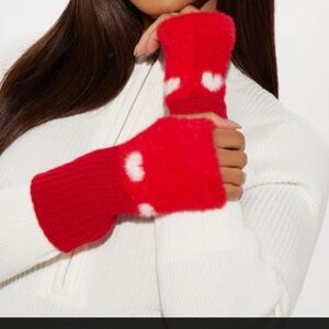 Red Fingerless Gloves with White Heart Accents NWT Warm Soft Fuzzy Stylish